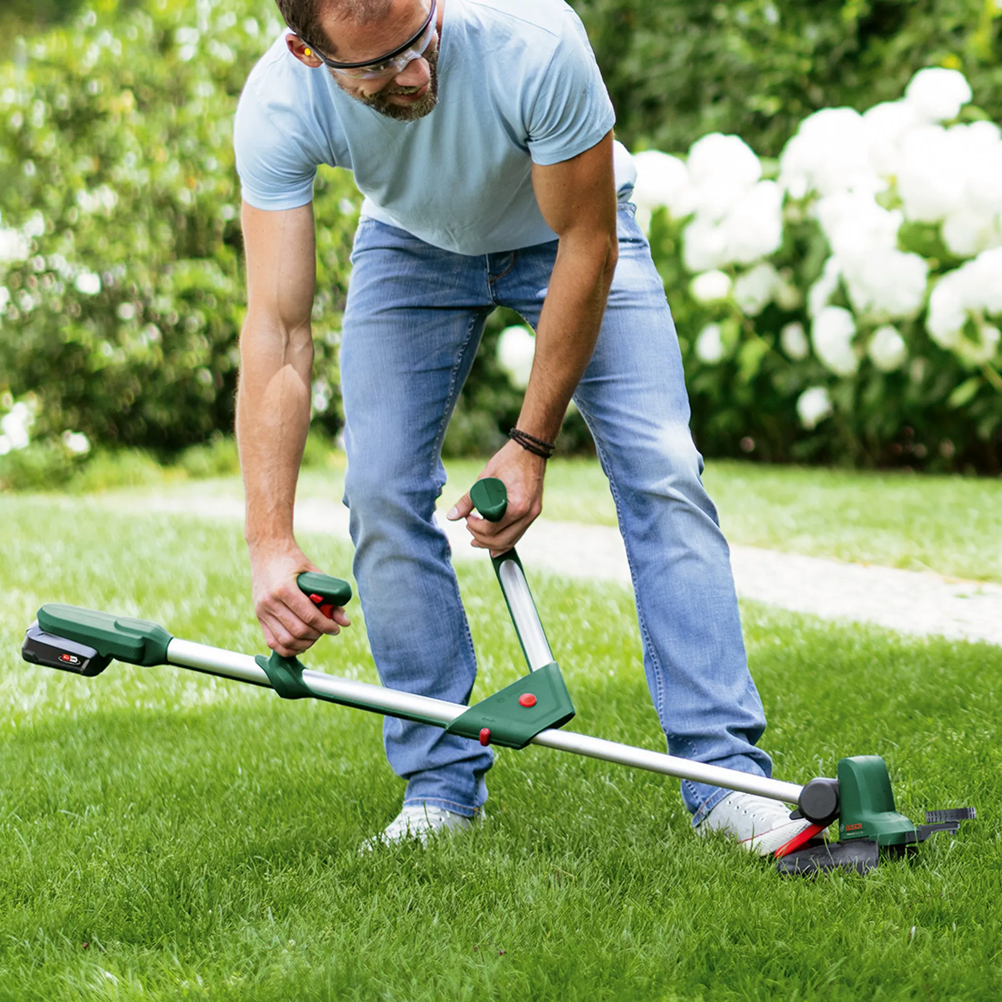 Bosch Power For All 18V 26mm Cordless Grass Trimmer UniversalGrassCut 18-260 5 Bosch Power For All 18V 26mm Cordless Grass Trimmer UniversalGrassCut 18-260 - Image 3