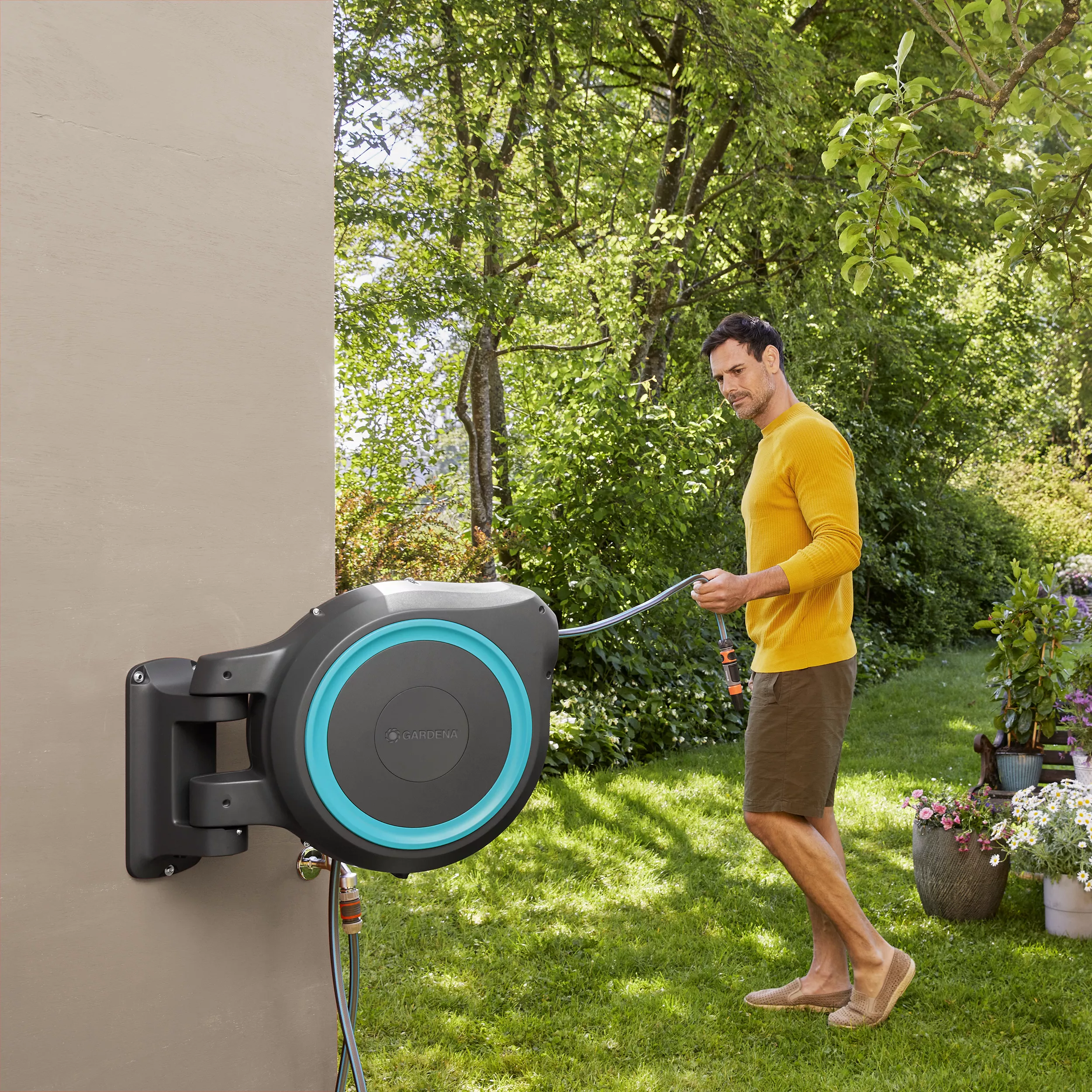 Gardena Rollup XL Wall-mounted Auto Hose Pipe Set (L)35m 7 Gardena Rollup XL Wall-mounted Auto Hose Pipe Set (L)35m - Image 5