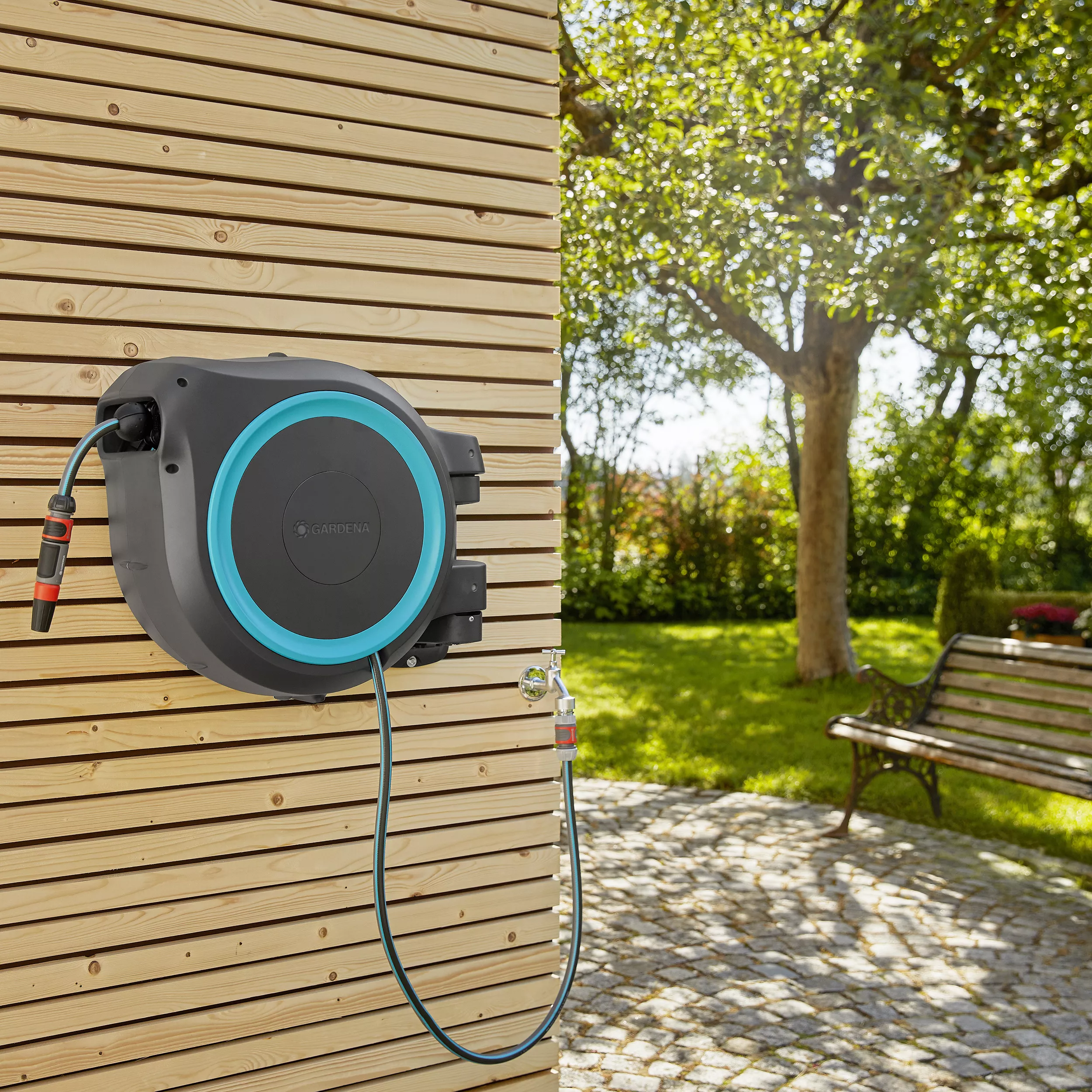 Gardena Rollup XL Wall-mounted Auto Hose Pipe Set (L)35m 6 Gardena Rollup XL Wall-mounted Auto Hose Pipe Set (L)35m - Image 4