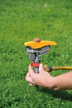 Hozelock Pulsating Pulse Sprinkler 8 Hozelock Pulsating Pulse Sprinkler -Garden & Outdoors hozelock pulsating pulse sprinkler5010646057677 03bq
