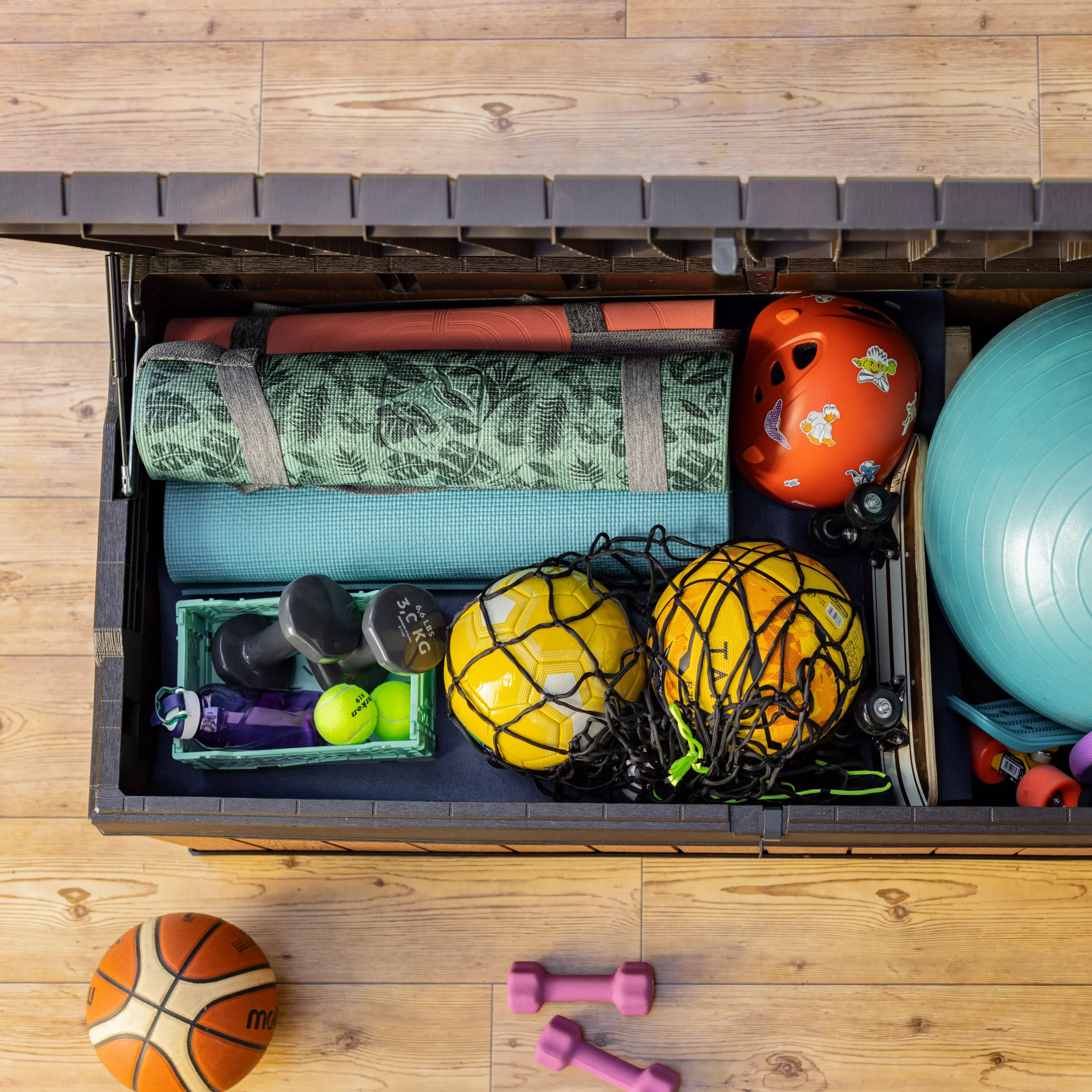 Keter Darwin Wood Effect 5x2 Garden Storage Bench Box 570L 6 Keter Darwin Wood Effect 5x2 Garden Storage Bench Box 570L - Image 4