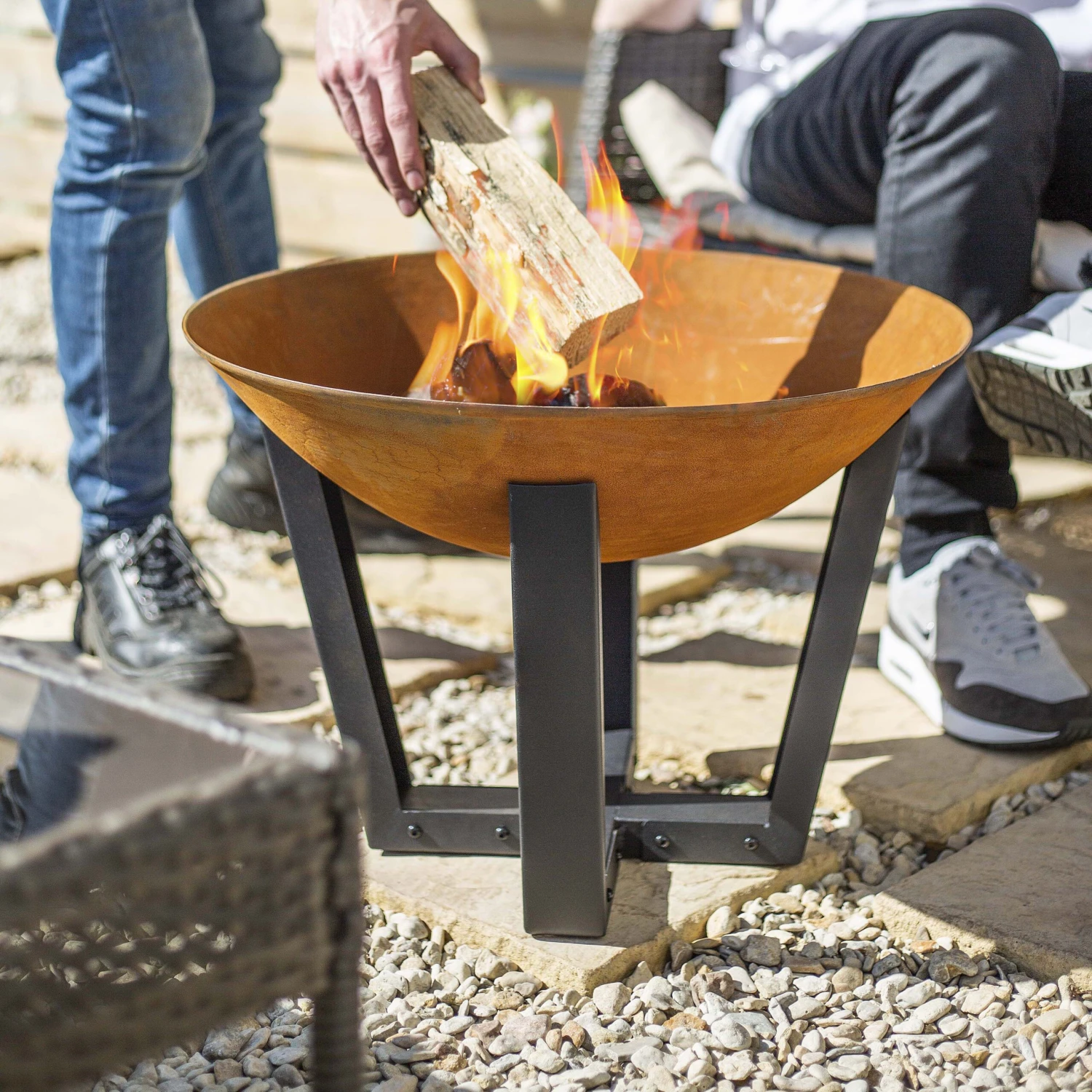 La Hacienda Icarus Cast Iron & Steel Firepit 5 La Hacienda Icarus Cast Iron & Steel Firepit - Image 3