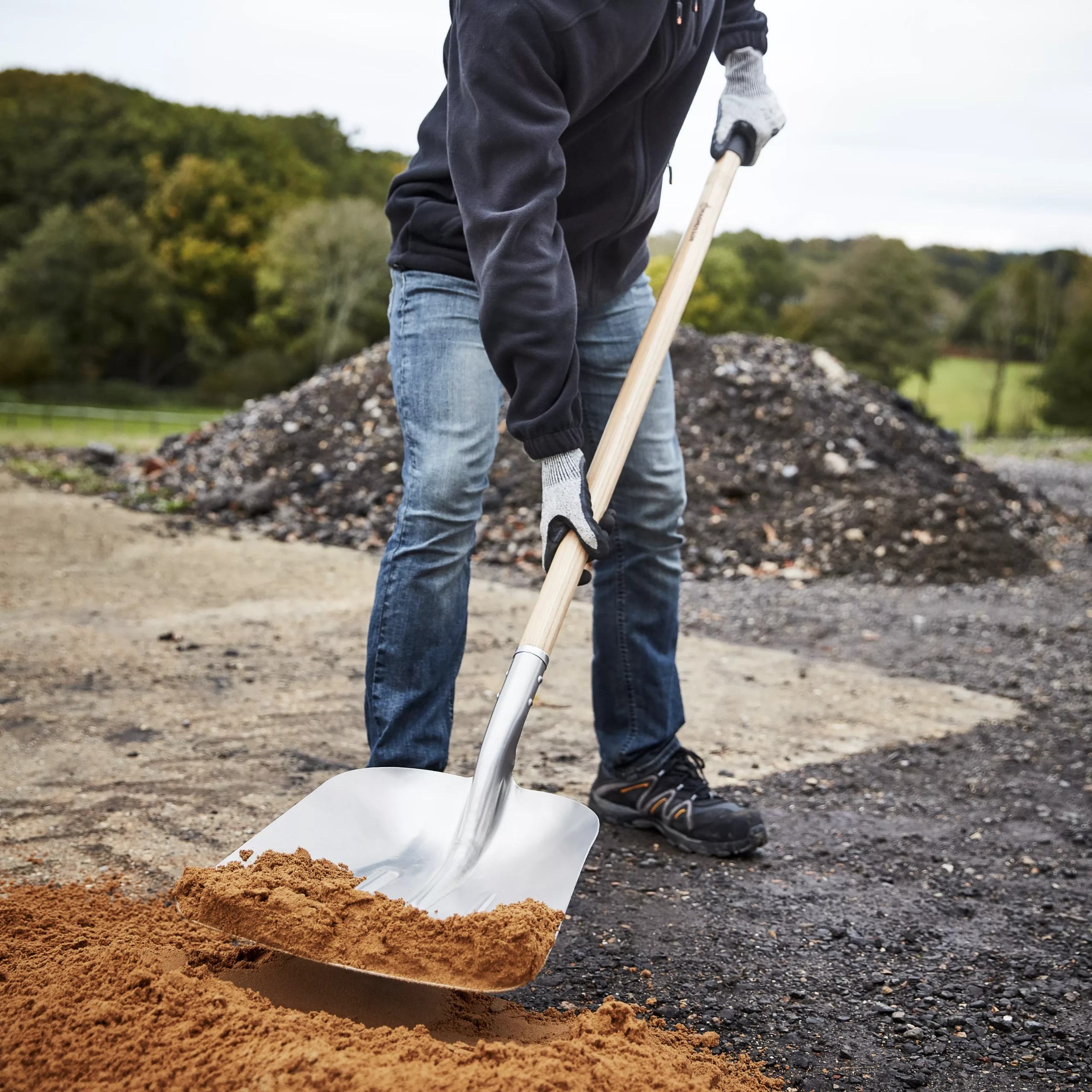 Magnusson Square Straight Handle Snow Shovel 7 Magnusson Square Straight Handle Snow Shovel - Image 5