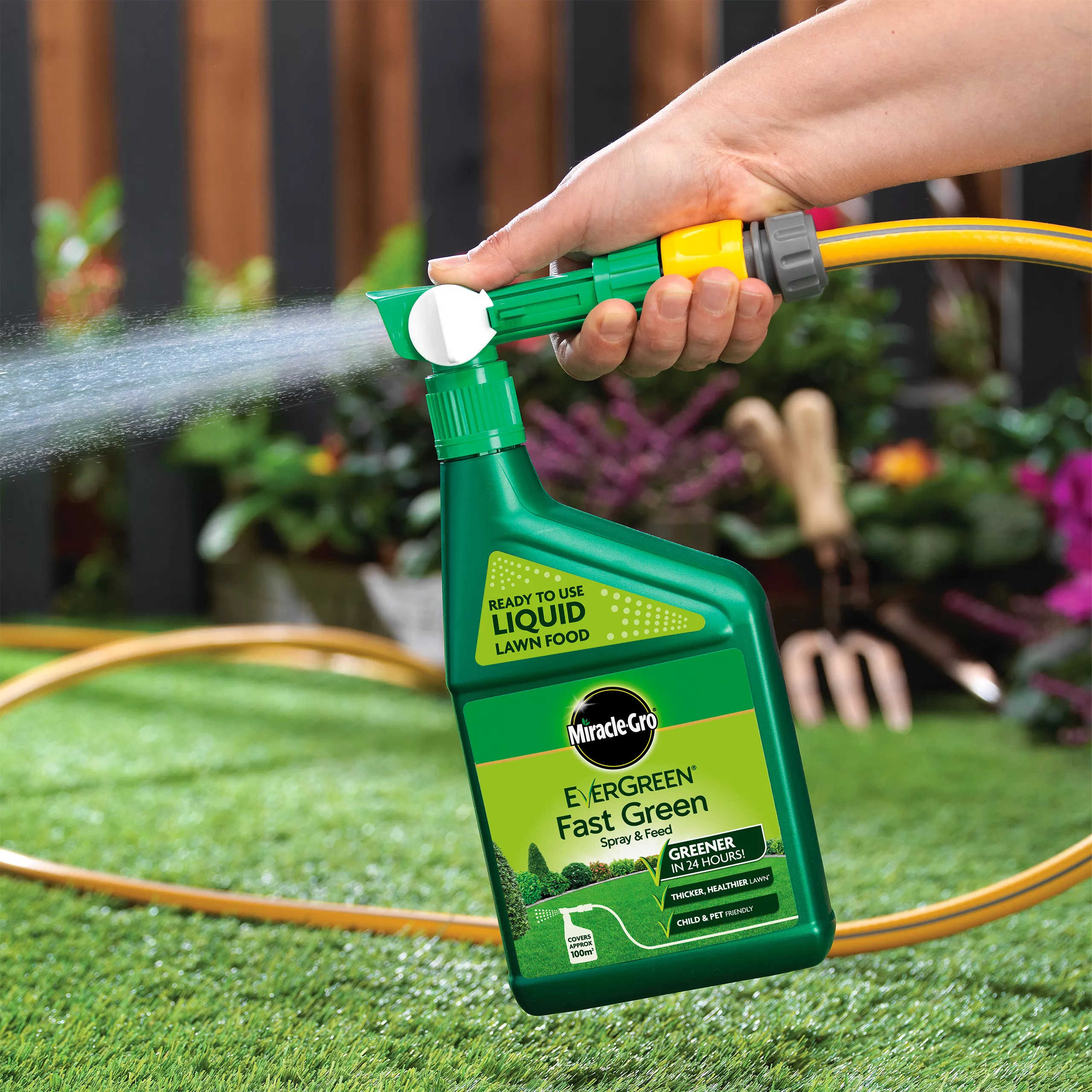 Miracle-Gro Fast Green Liquid Spray & Feed 1L 6 Miracle-Gro Fast Green Liquid Spray & Feed 1L - Image 4