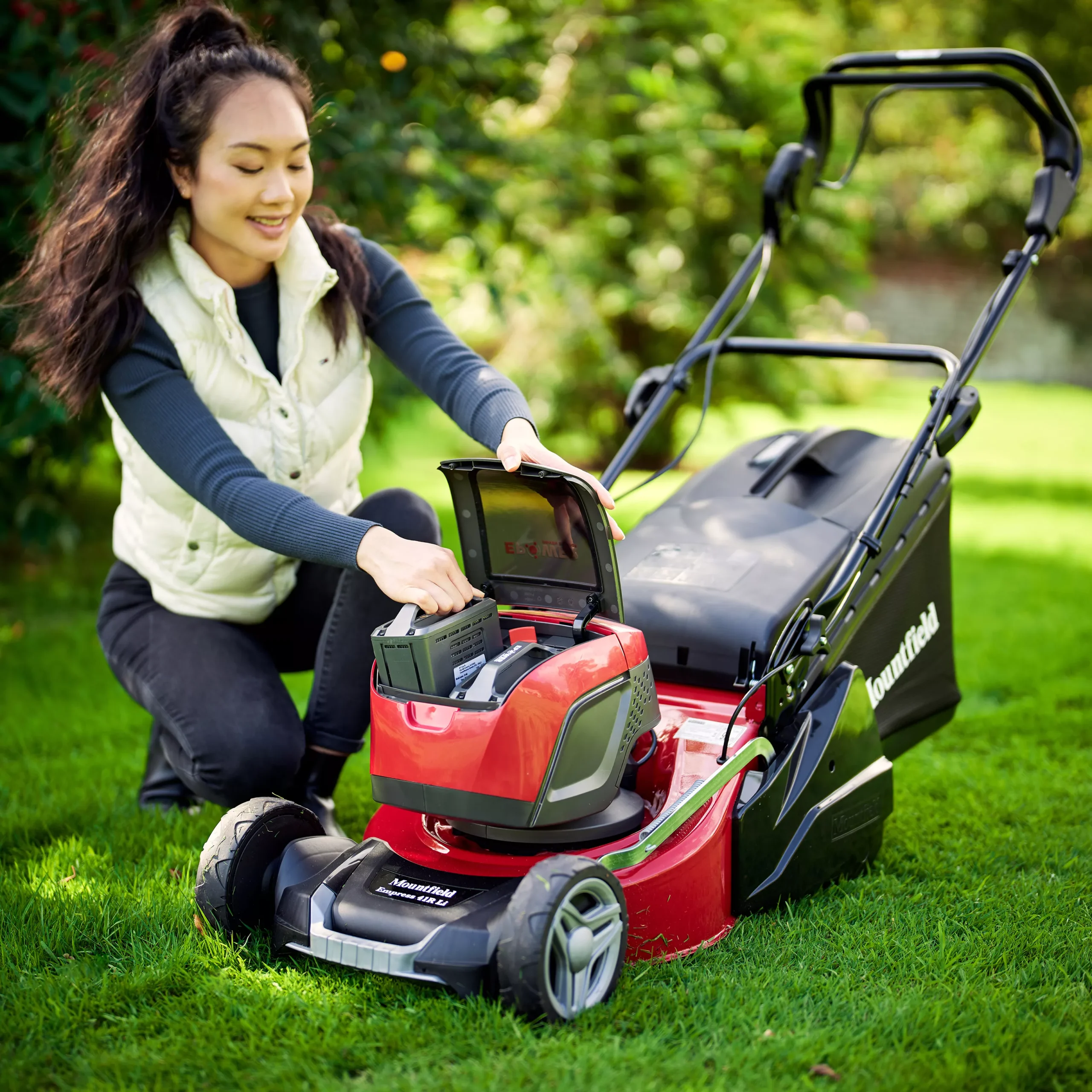 Mountfield Freedom500 Range Empress 41 R Li Kit / 299439073/M22 Cordless 48V Rotary Lawnmower 7 Mountfield Freedom500 Range Empress 41 R Li Kit / 299439073/M22 Cordless 48V Rotary Lawnmower - Image 5