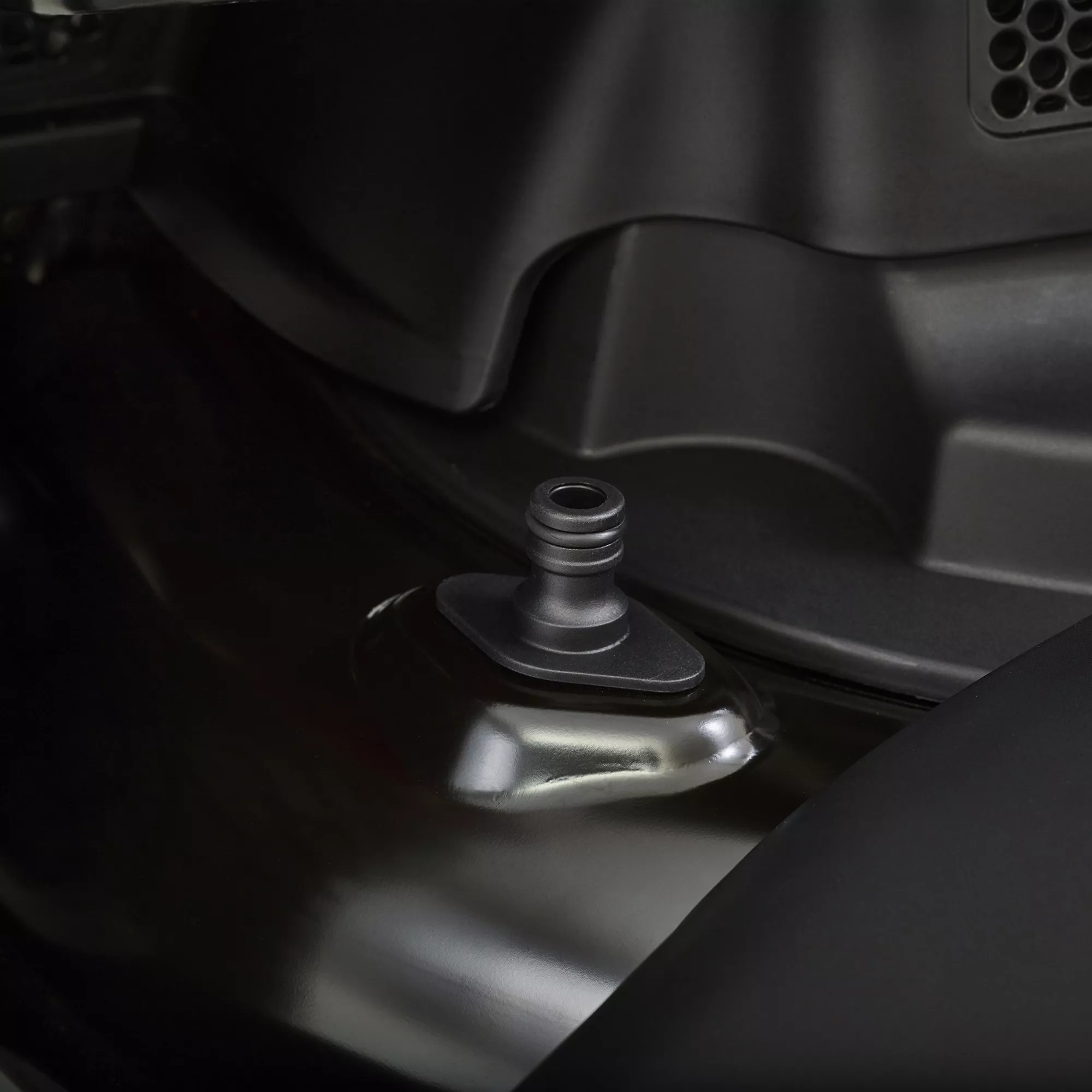 Mountfield T42M SD Petrol Ride-on Lawnmower 452cc 11 Mountfield T42M SD Petrol Ride-on Lawnmower 452cc - Image 9