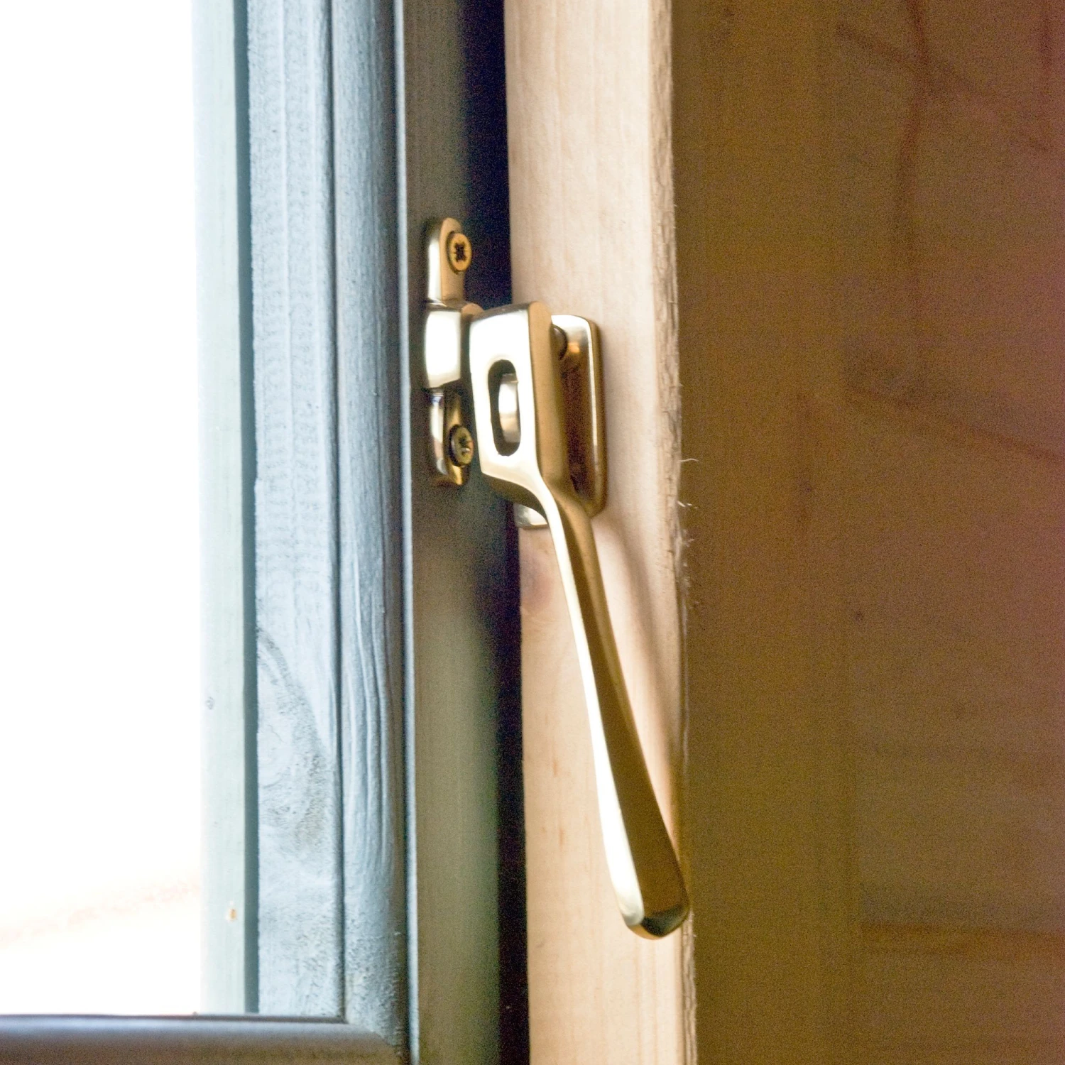 Shire 17x14 Bradenham Wooden Garage - Assembly Service Included 7 Shire 17x14 Bradenham Wooden Garage - Assembly Service Included - Image 5