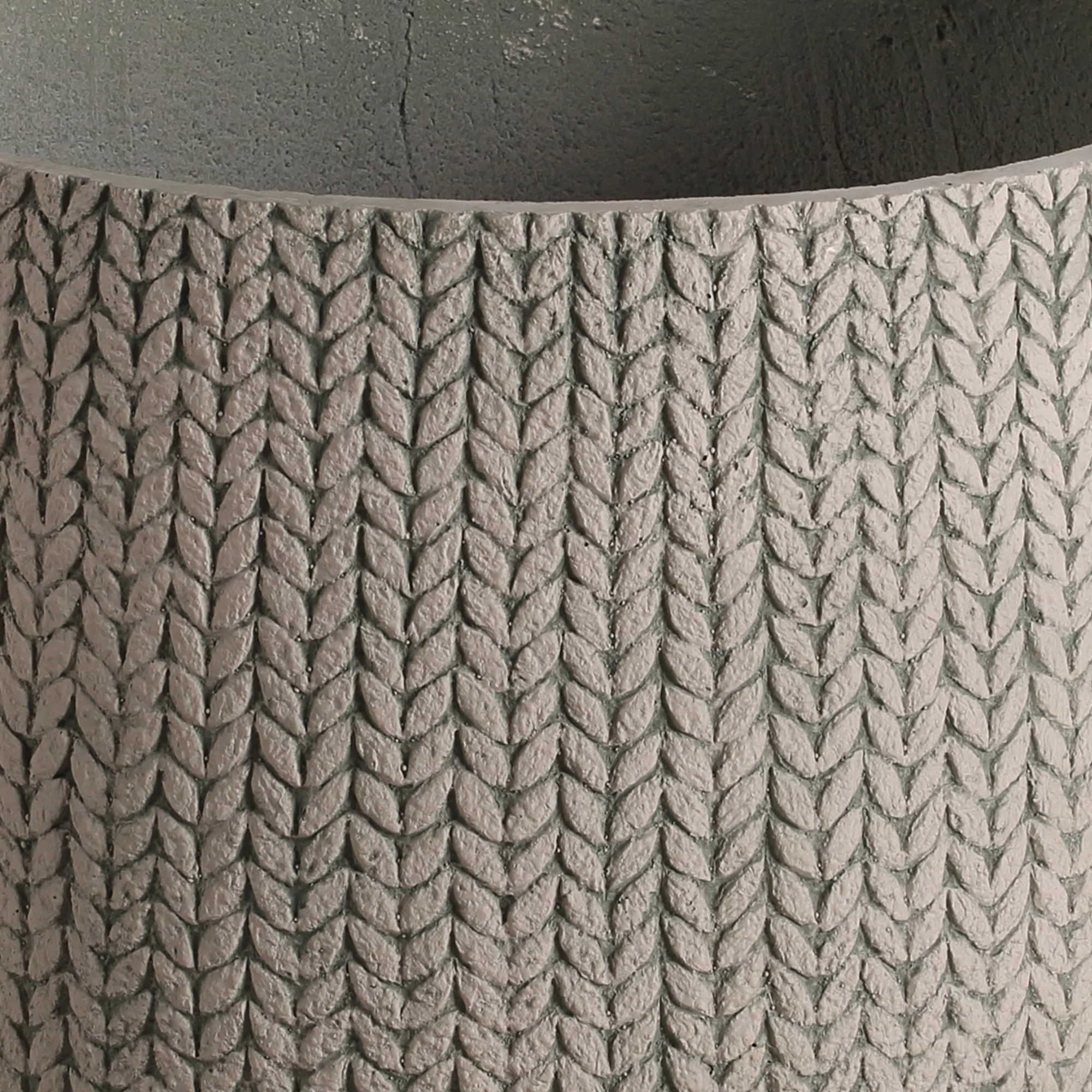 Verve Kulun Beige Knitted Effect Fibreclay Circular Plant Pot (Dia)46cm 4 Verve Kulun Beige Knitted Effect Fibreclay Circular Plant Pot (Dia)46cm - Image 2